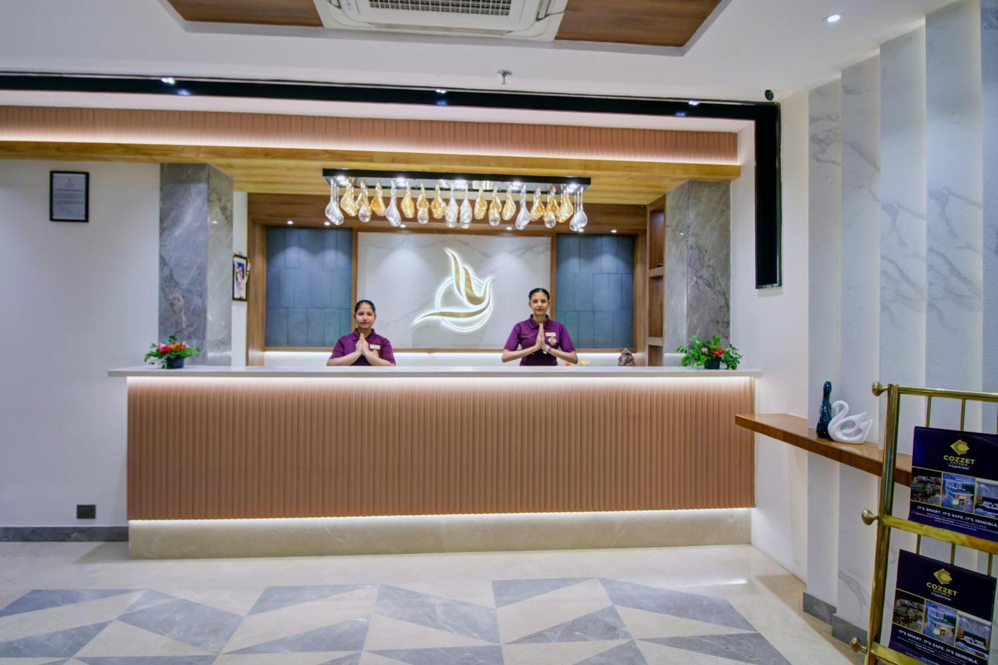 Cozzet Victoria Hotel 부바네스 외부 사진