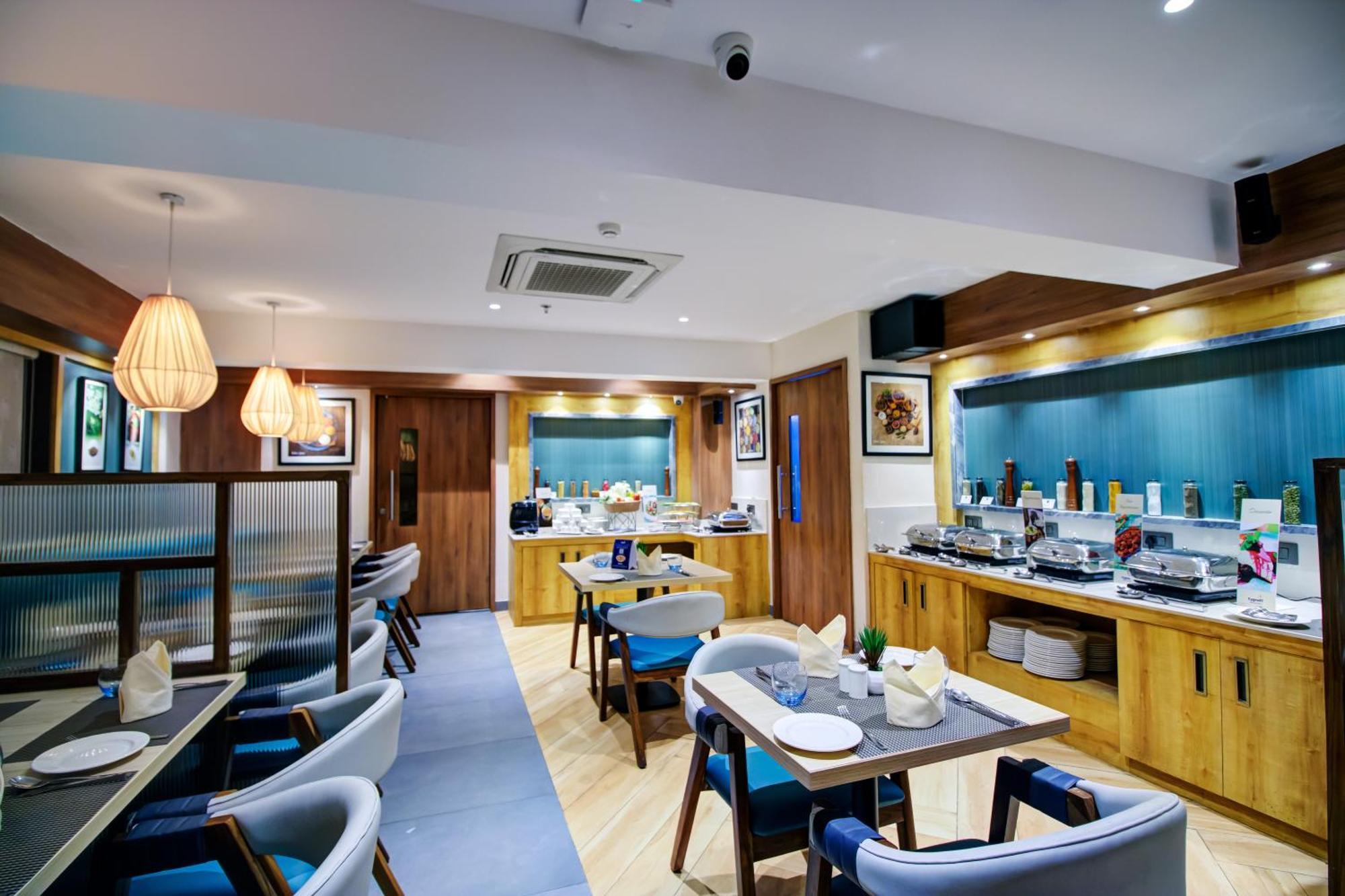 Cozzet Victoria Hotel 부바네스 외부 사진