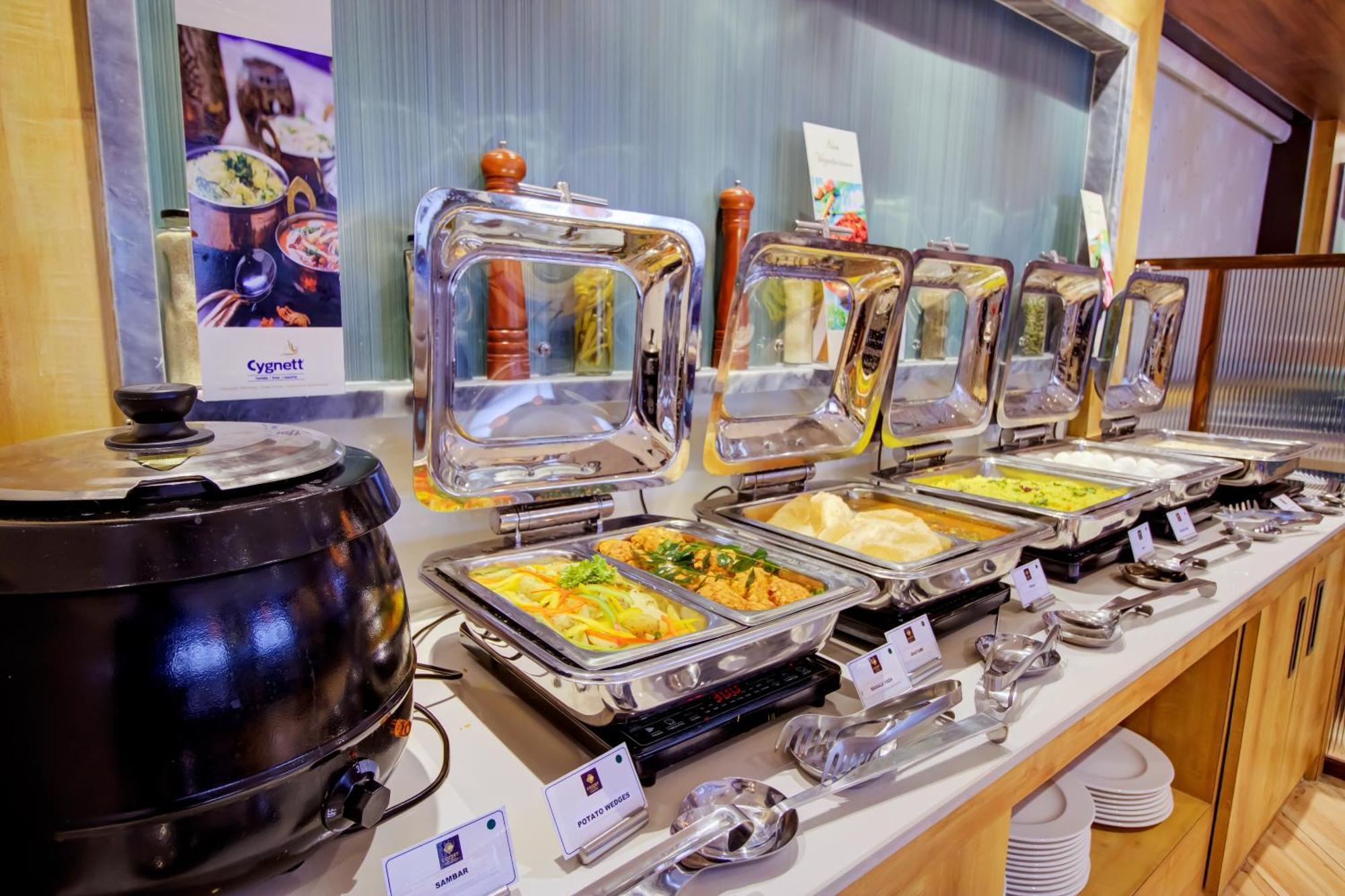 Cozzet Victoria Hotel 부바네스 외부 사진