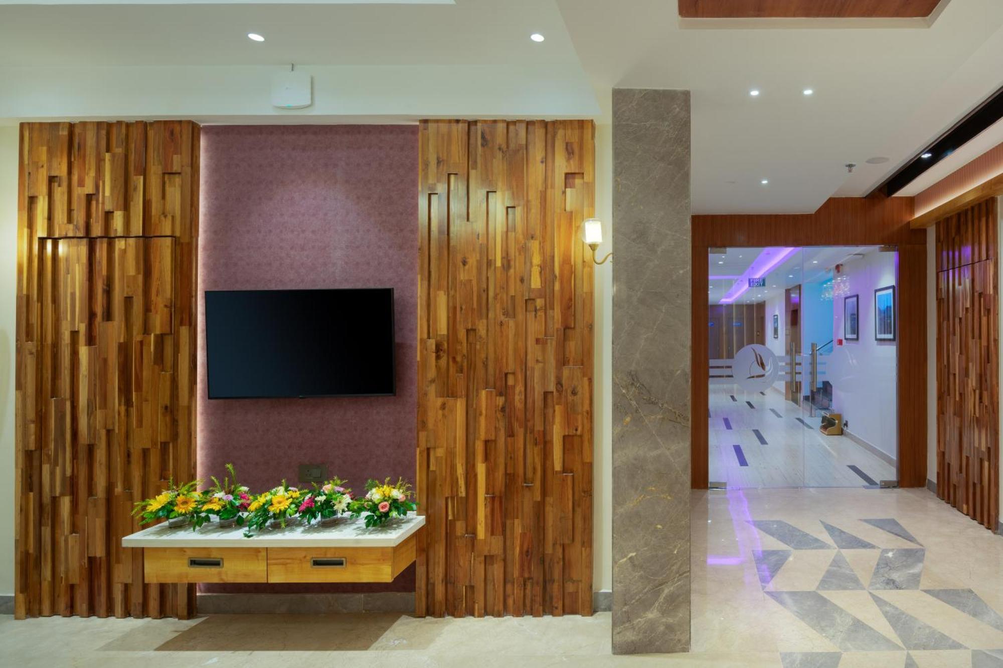 Cozzet Victoria Hotel 부바네스 외부 사진
