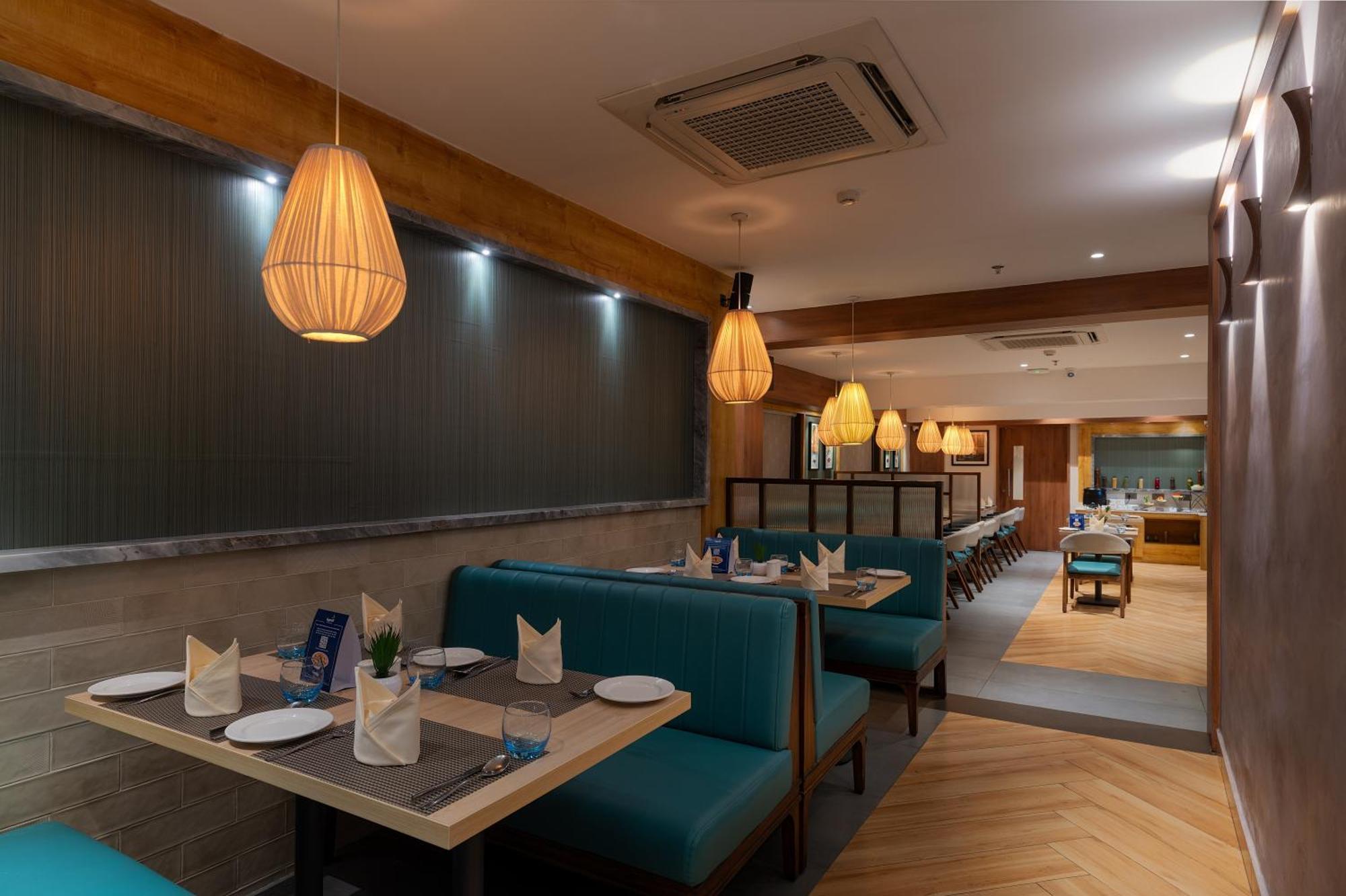 Cozzet Victoria Hotel 부바네스 외부 사진